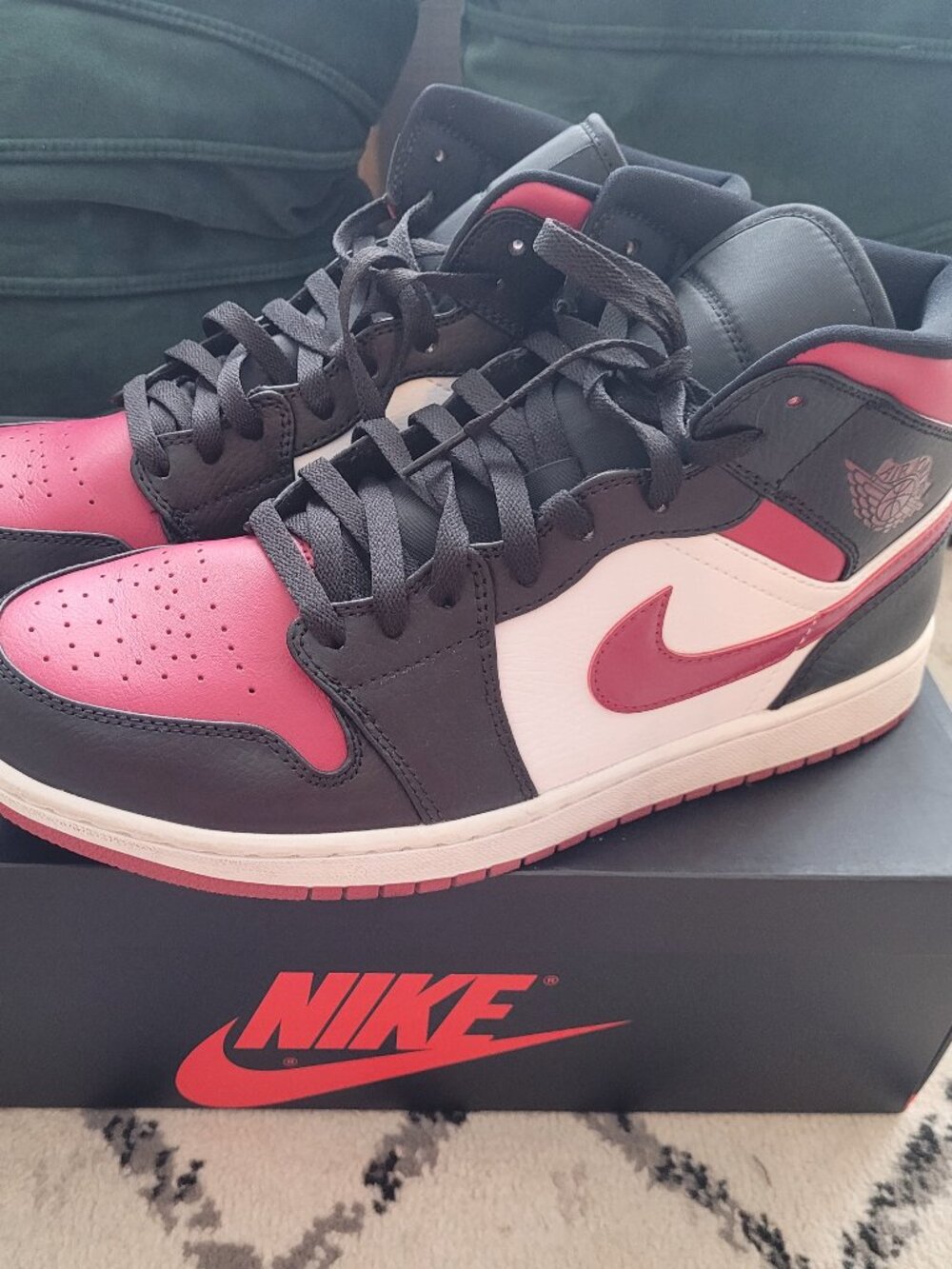 Jordan 1 Mid Burgundy Noble Red Toe